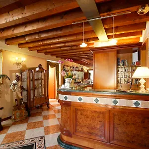Antico Moro Hotel