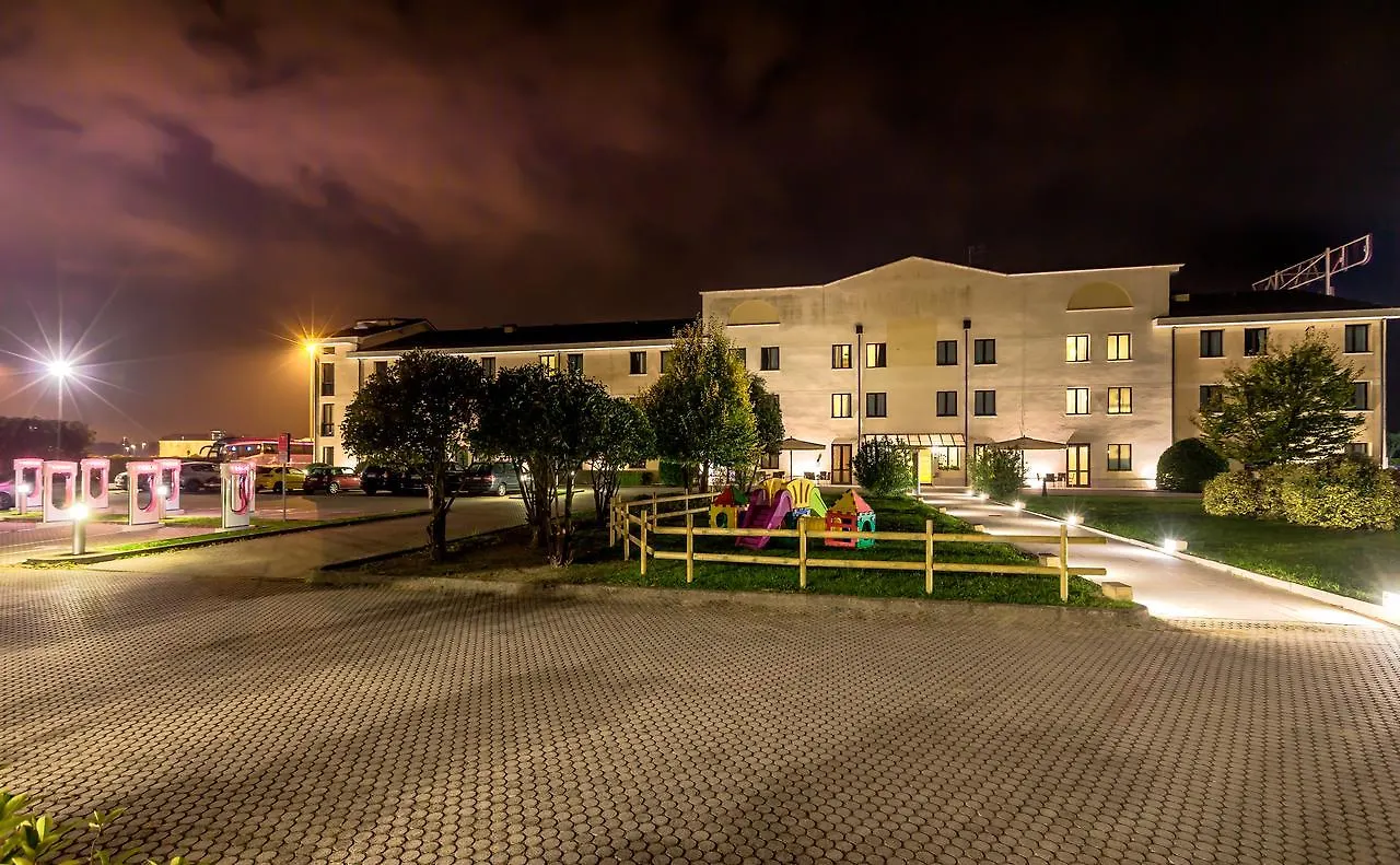 Una Hotels Occhiobello 4*,  Italy