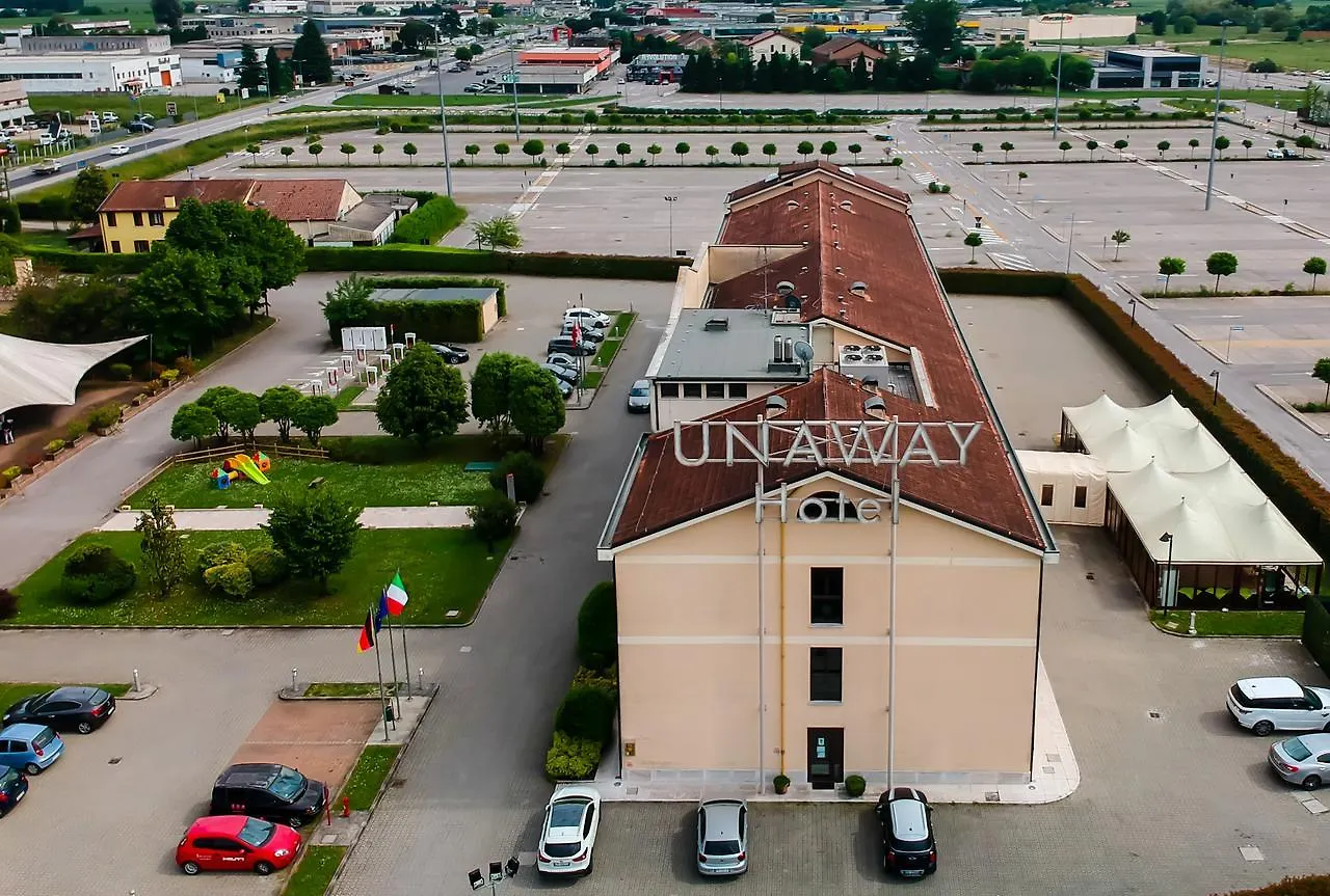 Una Hotels Occhiobello 4*,